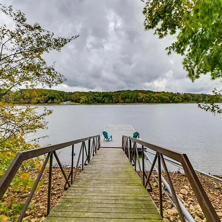 Family-Friendly Lake Escape With Deep Water Dock!